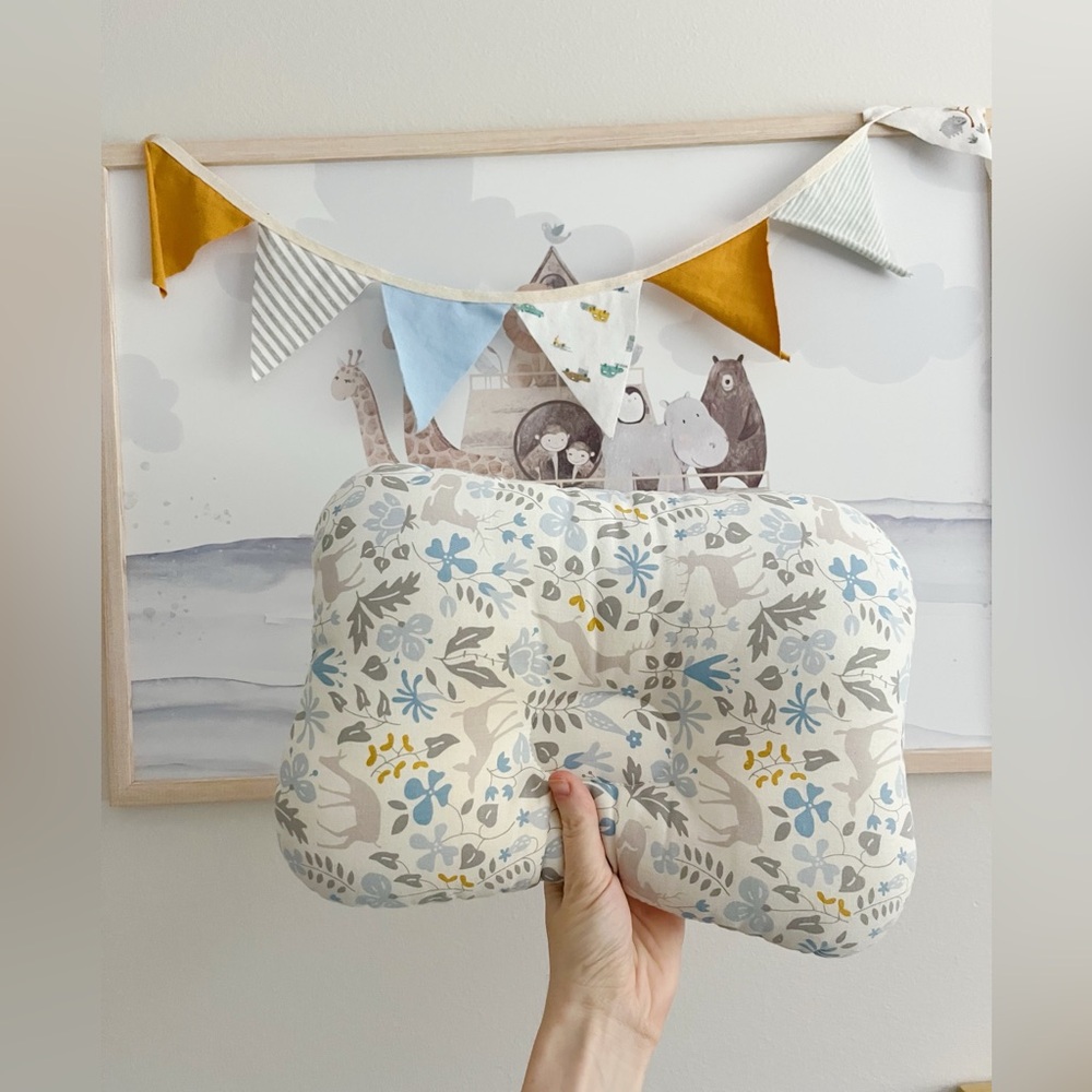 • baby head pillow •